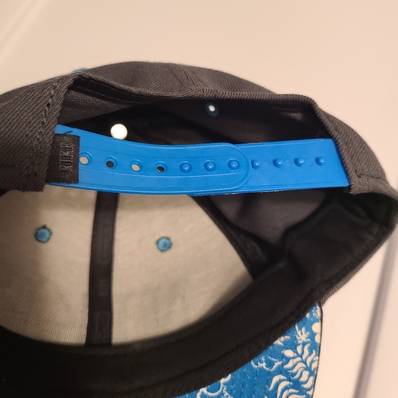 NWOT - Nike Embroidered Black/Teal SnapBack Cap - Just Do It - Picture 6 of 7